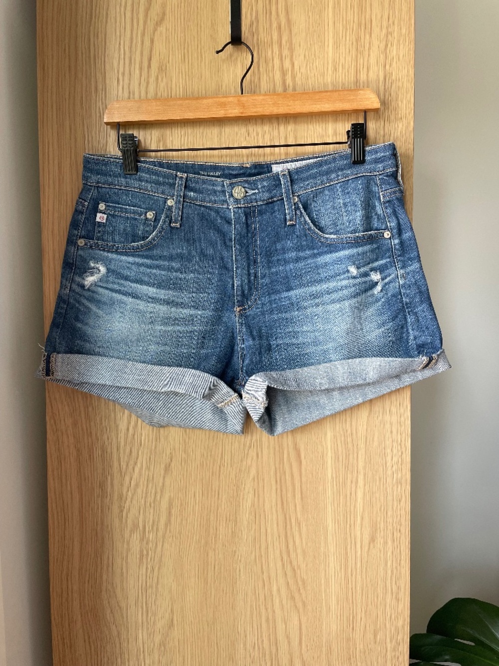 AG Denim The Hailey Ex-Boyfriend Roll-up Short - Size 28